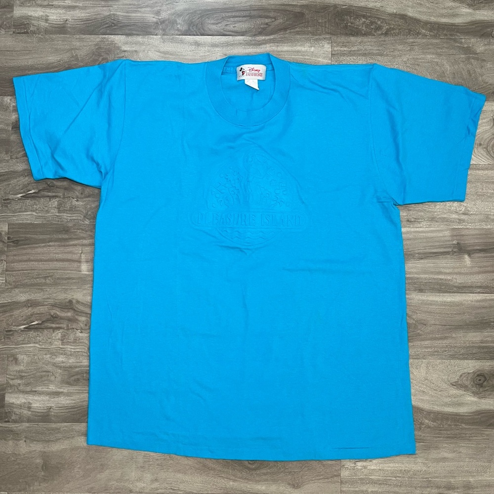 Vintage Disney Pleasure Island mock neck t-shirt